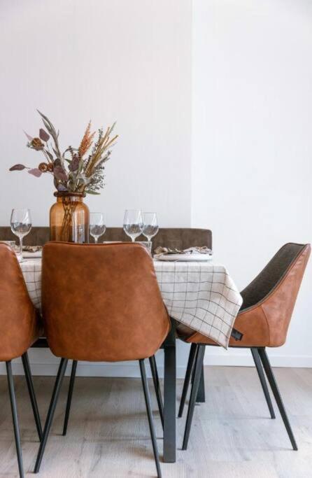 אוסטנדה Hugo By The Harbor, Light-Filled And Centrally Located Apartment - Free Parking מראה חיצוני תמונה